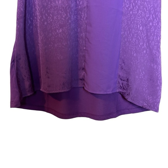 LOGO by Lori Goldstein Purple Short Sleeve High Low Lace Accent Top Sz.XS - Picture 2 of 16